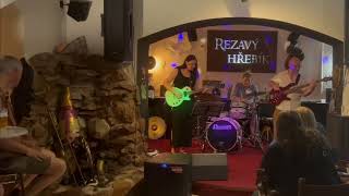 Sangria - Na lovu (Rusty Nail)