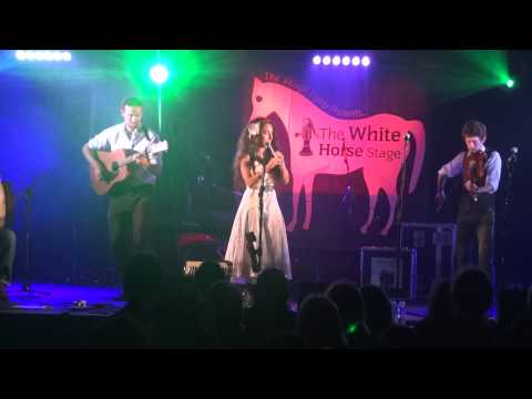 Georgia Lewis and Friends at the Village Pump Folk Festival (2)