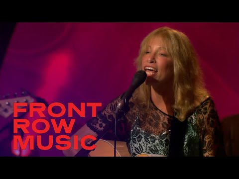 Carly Simon Performs You're So Vain | A Moonlight Serenade on the Queen Mary 2 | Front Row Music