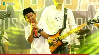 Download lagu farel prayoga bersolawat di ponpes darussalam blokagung, membuat para penggemar menangis. mp3