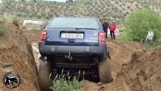 preview picture of video 'Trial Priego de Cordoba 2012 (Jeep ZJ 4.0 - zona 2)'