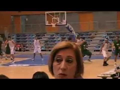 Ryan Mclemore "The Sheriff" tapón al empezar el partido