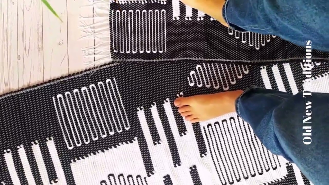 Black and white geometric runner rug. #oldnewtraditions #runners #rugs #handmade #handwoven