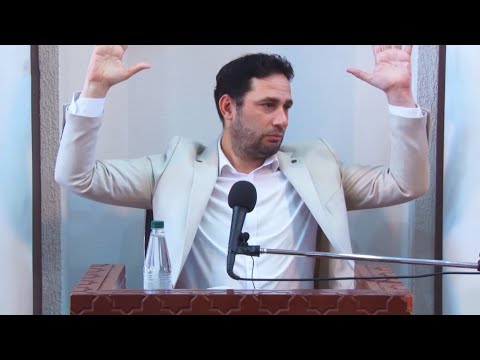 Engjelli me i madh qe ka 600 krahe i cili kur permendet Allahu rrezohet! Degjo per Xhibrilin a.s!