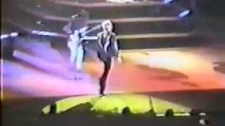 David Lee Roth - Unchained / Easy Street Intro - Live 1991