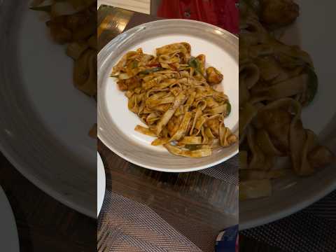 Jantar em restaurante chinês em Lahore