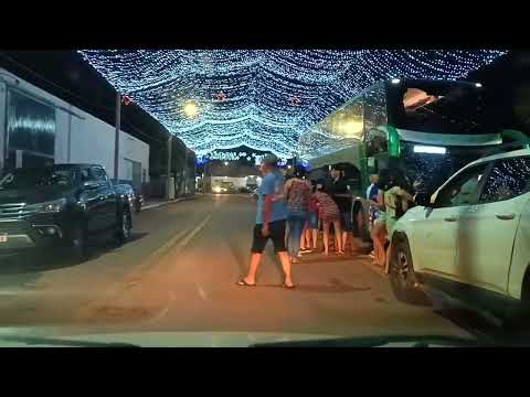 Fui lá no Carmo do rio verde, só pra mostrar as luzes de Natal para vocês. 