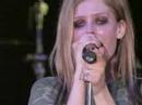 Avril Lavigne - Fall to pieces [live] 