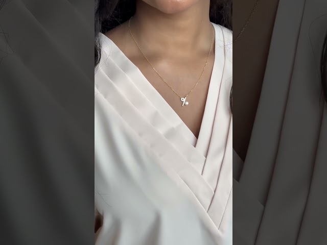 سلسلة أنيقة باللون الذهبي (N835) .