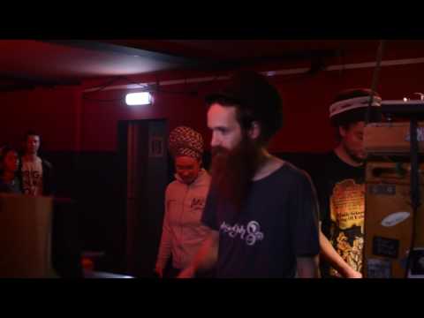 Dandelion Soundsystem ls. Sista Sherin Dez16 @ Dub Cargo