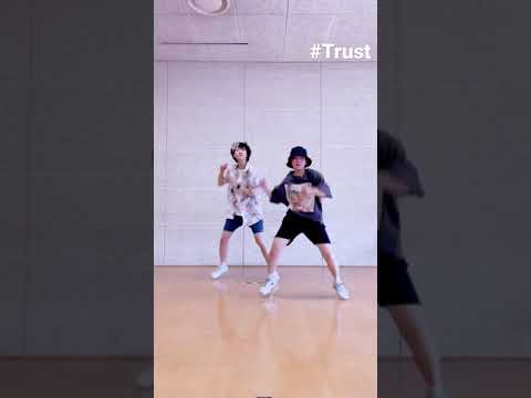 PRETTYMUCH - Trust cover by ID