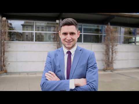 Junge Kunden bei der VR-Bank Mittelfranken Mitte eG