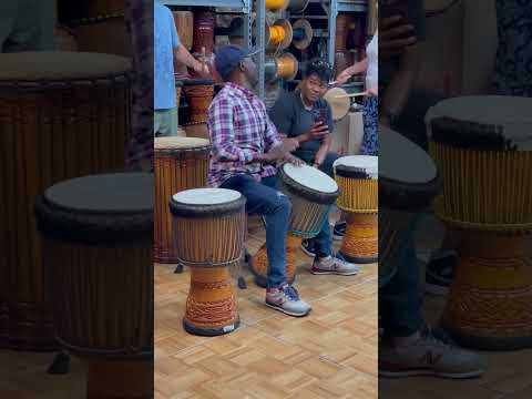 M'Bemba Bangoura teaching at the Wula Drum Shop