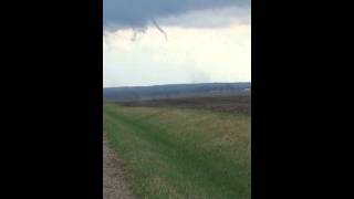 preview picture of video 'Photogenic Rope Tornado - Peoria County, IL 04/09/2015'