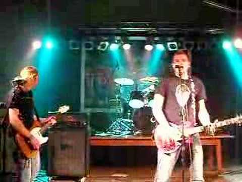 download lagu mp3 mp4 Frei Wild Mitten Ins Herz DE 2006 SDR, download mp3 Frei Wild Mitten Ins Herz DE 2006 SDR free downloadn, video klip Frei Wild Mitten Ins Herz DE 2006 SDR