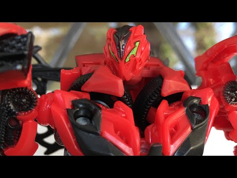 TRANSFORMERS STUDIO SERIES 02 STINGER REVIEW