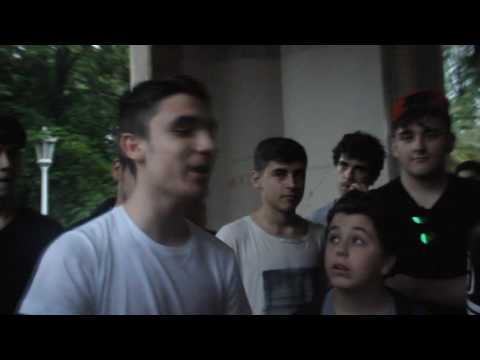 Reigns vs Crash [Final] [Batalla0.0]