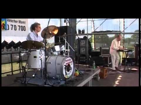 Force Attack 2004 ][ Rolando Random & Young Soul Rebels - Rock Steady Easy