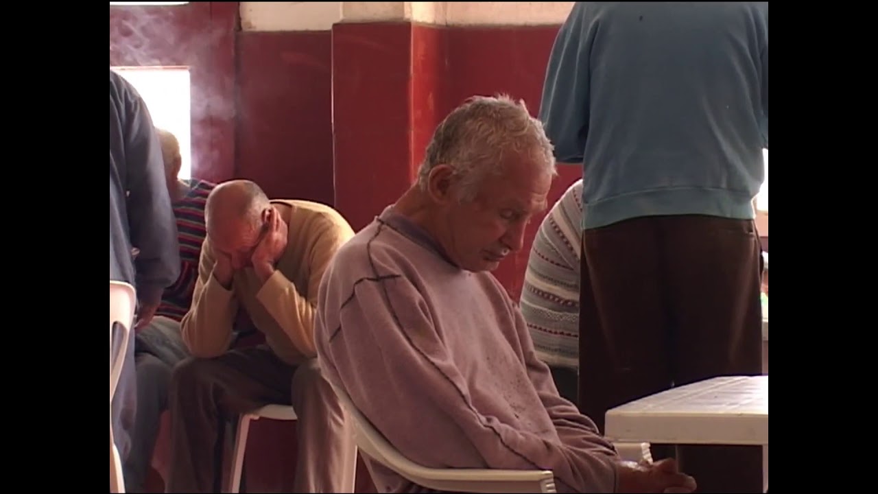 DE CERCA NADIE ES NORMAL - Tráiler