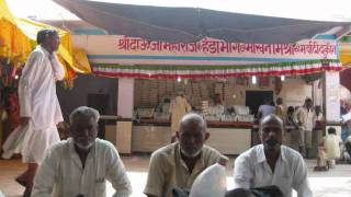 preview picture of video '20100508 VRAJ 84 KOS YATRA DAY 16 LOHVAN TO BRAHMANANDGHAT 15 OF 17'