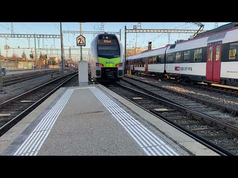 Départ de l’IR 65 de Bienne pour Berne.