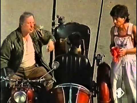 Musica Per Vecchi Animali - avete svegliato tutto il condominio, tutta la città, tutto il mondo.avi