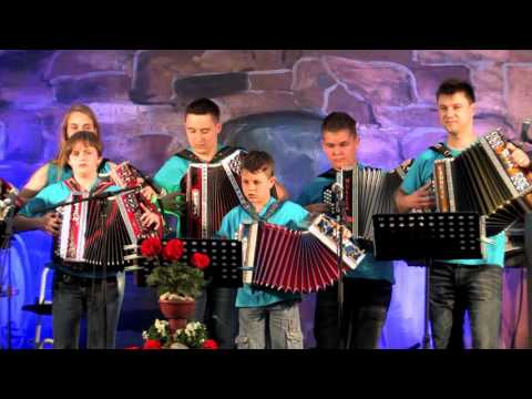 Vesela mamica - Harmonikarski orkester Založnik -DRUŽINSKI TRIO POGLADIČ