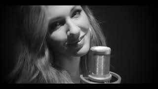 Nyna Dubois - Professionelle Sängerin mit eigener Pianobegleitung (Pop/Soul)