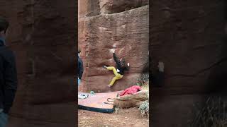 Video thumbnail de Atreyu, 8a (sit). Albarracín