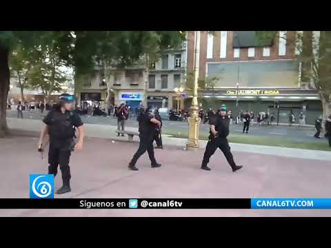 Video: Policía argentina reprime protestas que rechazan reformas de Javier Milei