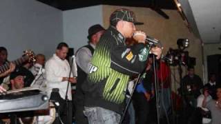 Okeyny Y su primo banda  (Tengo la cotorra en vivola)