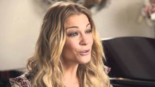 LeAnn Rimes talks about the recording of "Christmas Time is Here"