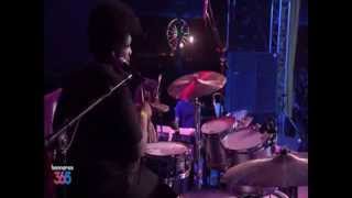 QUESTLOVE AND D'ANGELO - SHE CAME IN THROUGH THE BATHROOM WINDOW