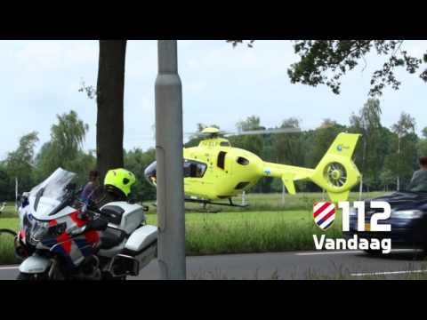 Man zwaargewond na botsing tegen boom op N65