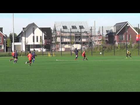 28 sept 2013 VV De Meern D4 - PVC D1 com 2-6 Doelpunt Maurits, assist Musie(1-0)