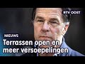 Persconferentie: Rutte en De Jonge laten de teugels licht vieren | RTV OOST