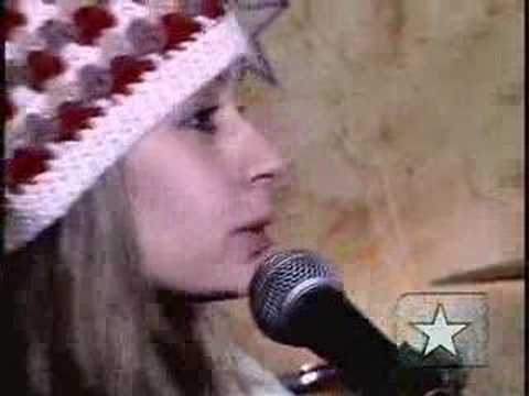 K-Sis tocam "Chop suey", do System of a Down. Est. Showlivre