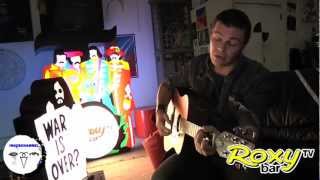 Joker Channel - Puntata #1 - Gianluca Grignani canta Happy Xmas (War Is Over) di John Lennon