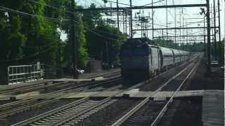 preview picture of video 'Amtrak at Metuchen high speed with AEM-7'
