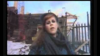 Kirsty Maccoll - A New England video