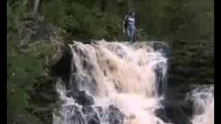 preview picture of video 'Juhankoski waterfall in Karelia'