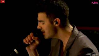 Joe Jonas - When You Look Me In The Eyes and Hello Beautiful live on Z100 2011