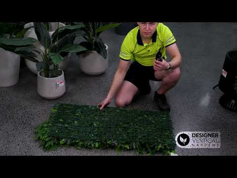How to cut your artificial vertical garden