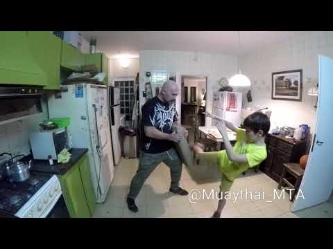 Video 4 MUAYTHAI EN CASA