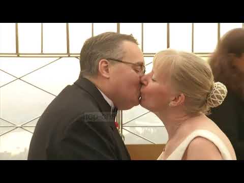 ‘Dashuria në ajër’, në Empire State Building  - Top Channel Albania - News - Lajme