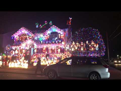 TomEri Vlogs- 1/2/19- The World Famous Lynch Family Whitestone Christmas House