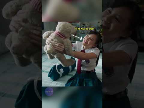 Er schenkte ihr einen Teddybär mit versteckter Kamera