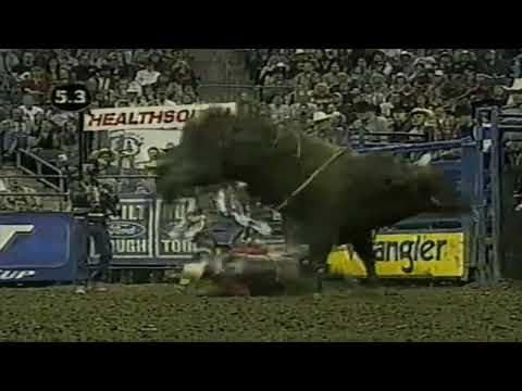 Mudslinger bucks Cody Hart - 02 PBR Columbus