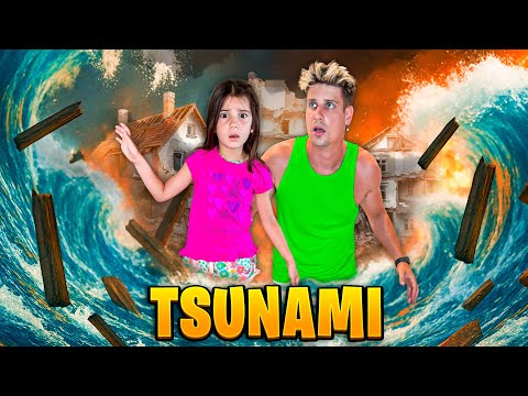 AURORA E PAPÀ MIKE SOPRAVVIVIAMO CON LAURA INTRAPPOLATI NELLA NOSTRA CASA IN MEZZO ALLO TSUNAMI!