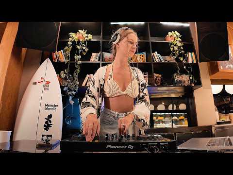 Chill House set in a Surf Coffee Cafe [4K] #cafemusic  #coffeemusic #dj